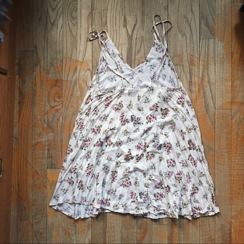 Brandy Melville Floral Dress - Picture 5 of 6